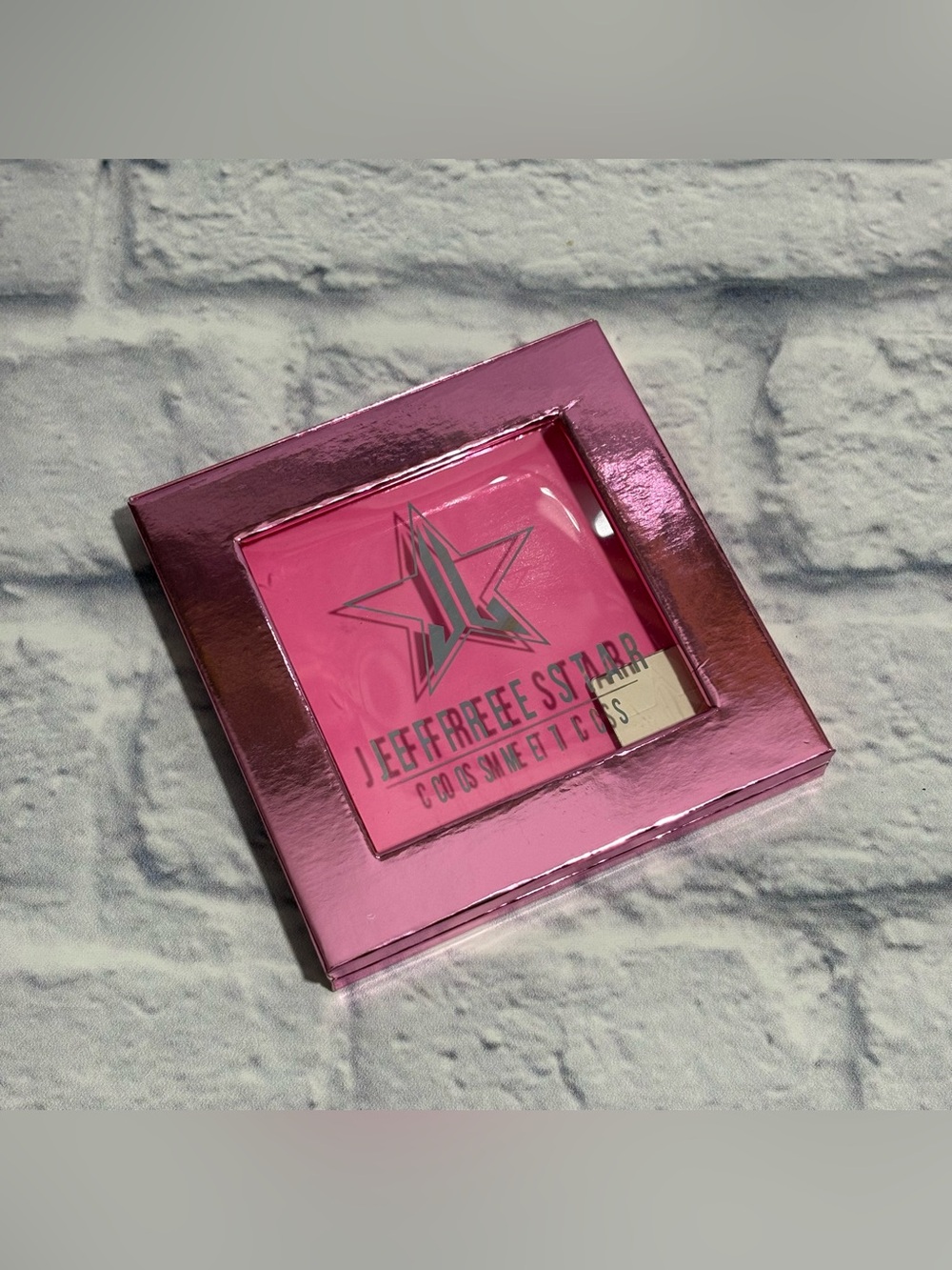 NWOT Jeffree Star Cosmetics magnetic palette + single shadow “Glamour Shot”
